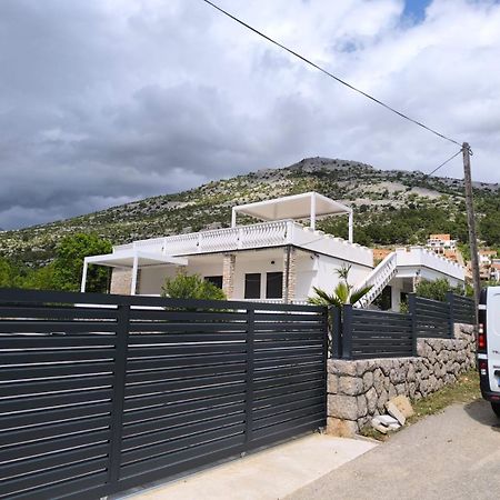 Apartman Lidija สตารีกราด-ปาเคลนีซา ภายนอก รูปภาพ