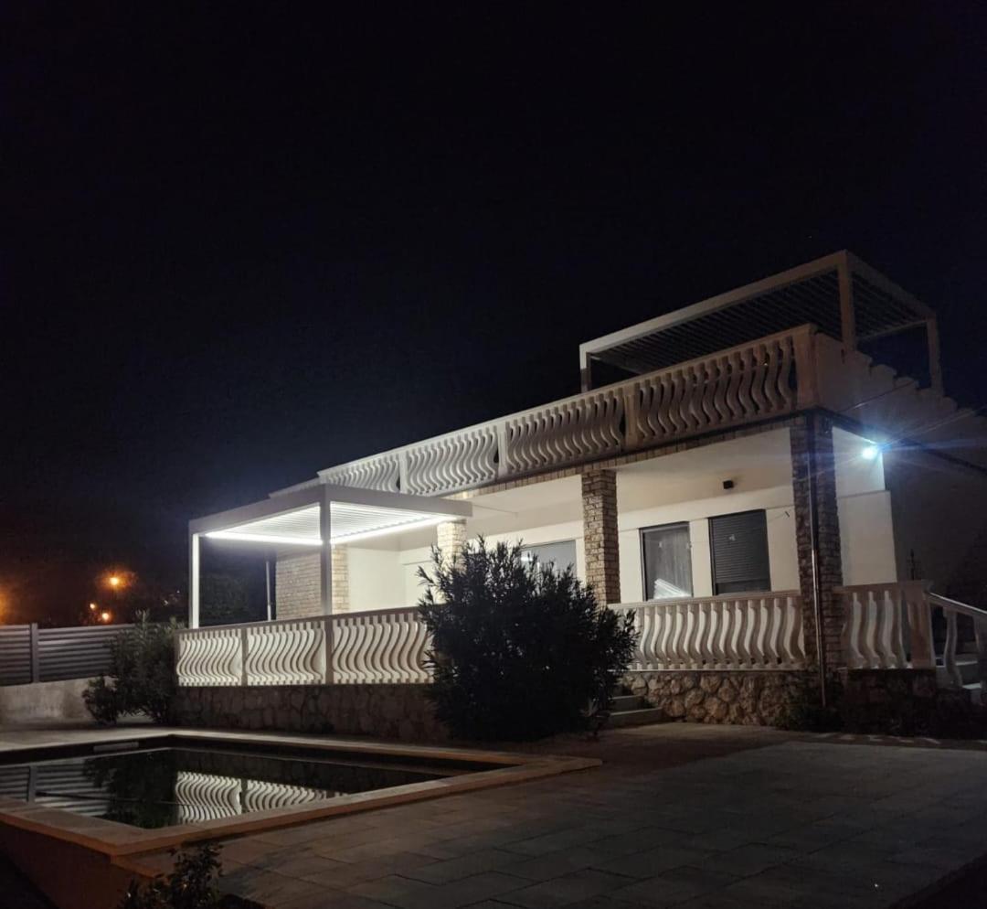 Apartman Lidija สตารีกราด-ปาเคลนีซา ภายนอก รูปภาพ